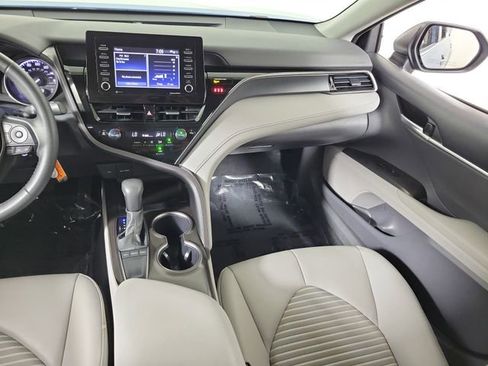 Used 2024 Toyota Camry SE FWD image 17