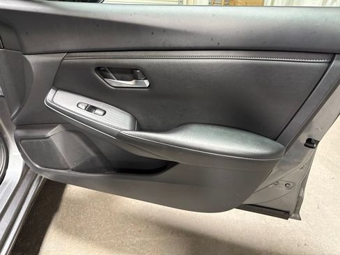 Used 2024 Nissan Sentra SV FWD image 10