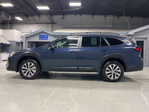 Certified 2025 Subaru Outback Premium image 5