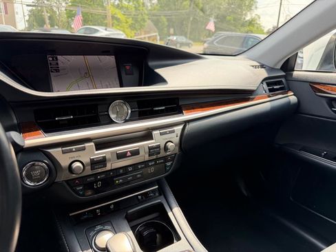 Used 2017 Lexus ES 350 w/ Navigation System Package FWD image 13