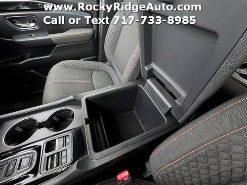 Used 2025 Honda Pilot Sport image 15