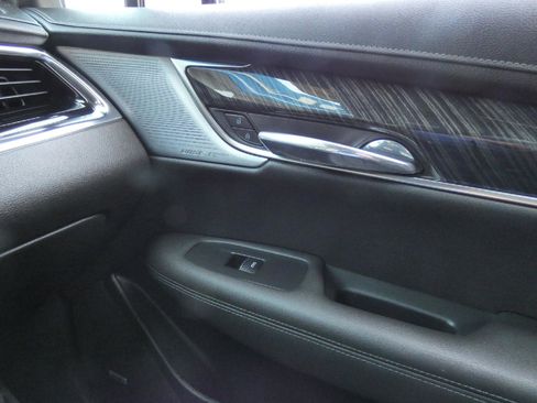 Used 2021 Cadillac XT6 Premium Luxury image 25