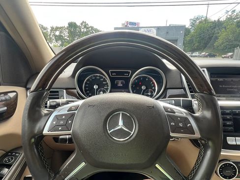 Used 2015 Mercedes-Benz ML 350 4MATIC w/ Premium 1 Package image 18