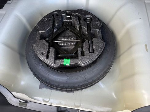 Certified 2024 Hyundai Elantra SEL image 27