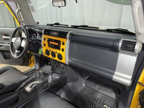 Used 2007 Toyota FJ Cruiser 4WD image 16