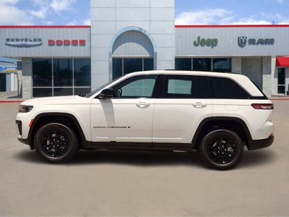 New 2026 Jeep Grand Cherokee Altitude