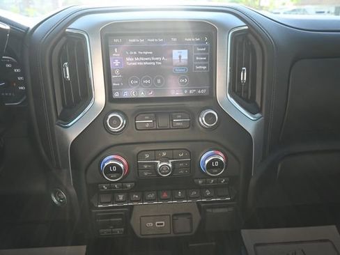 Used 2022 GMC Sierra 3500 SLT w/ SLT Premium Package AWD/4WD image 34