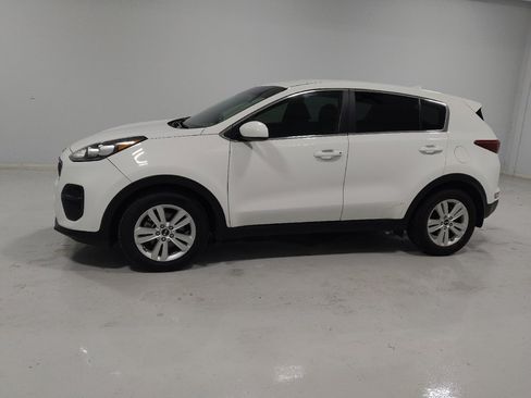 Used 2018 Kia Sportage LX image 2