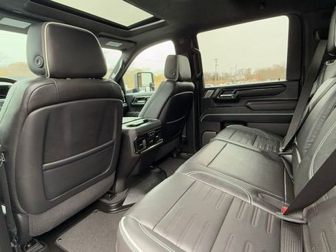 Used 2025 GMC Sierra 2500 AT4X image 25