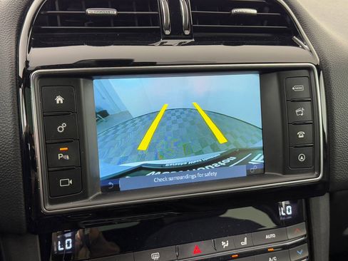 Used 2018 Jaguar F-PACE Prestige image 29