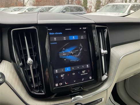 Certified 2023 Volvo XC60 B5 Plus image 24