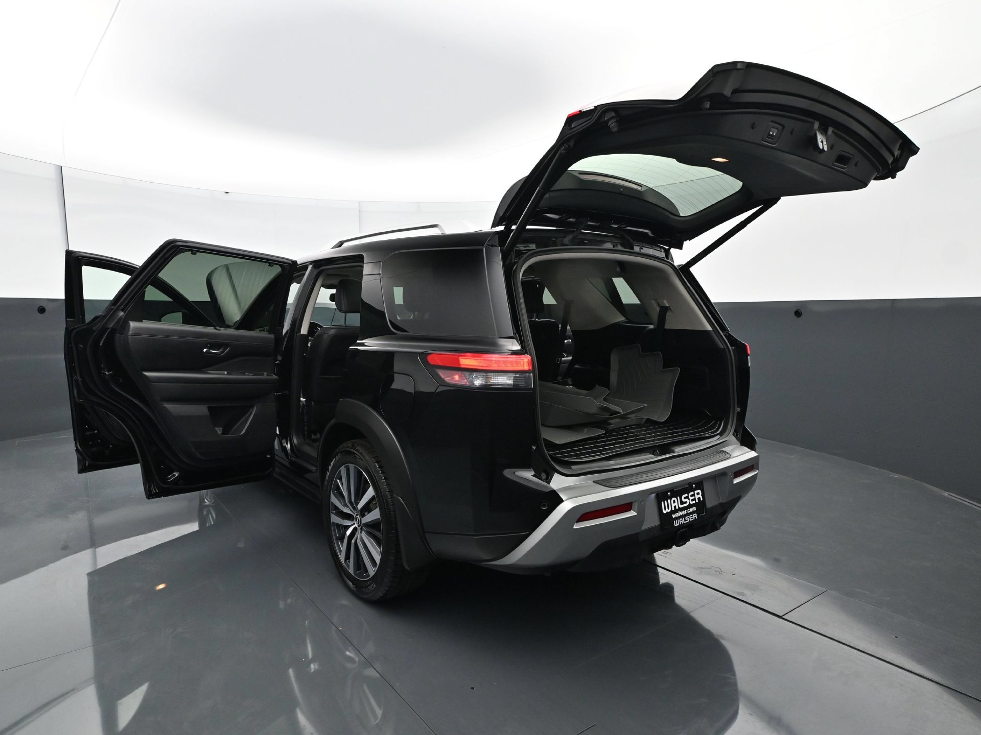 Used 2022 Nissan Pathfinder Platinum AWD/4WD image 38