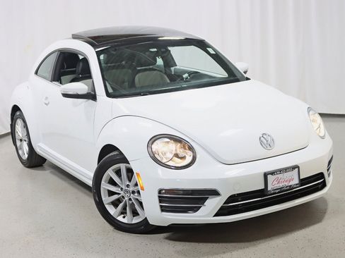 Used 2019 Volkswagen Beetle 2.0T SE FWD image 6