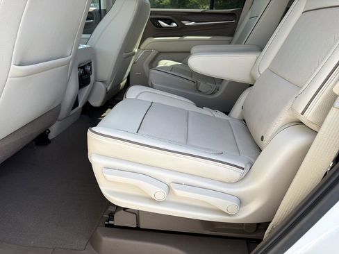 Used 2022 GMC Yukon Denali RWD image 19