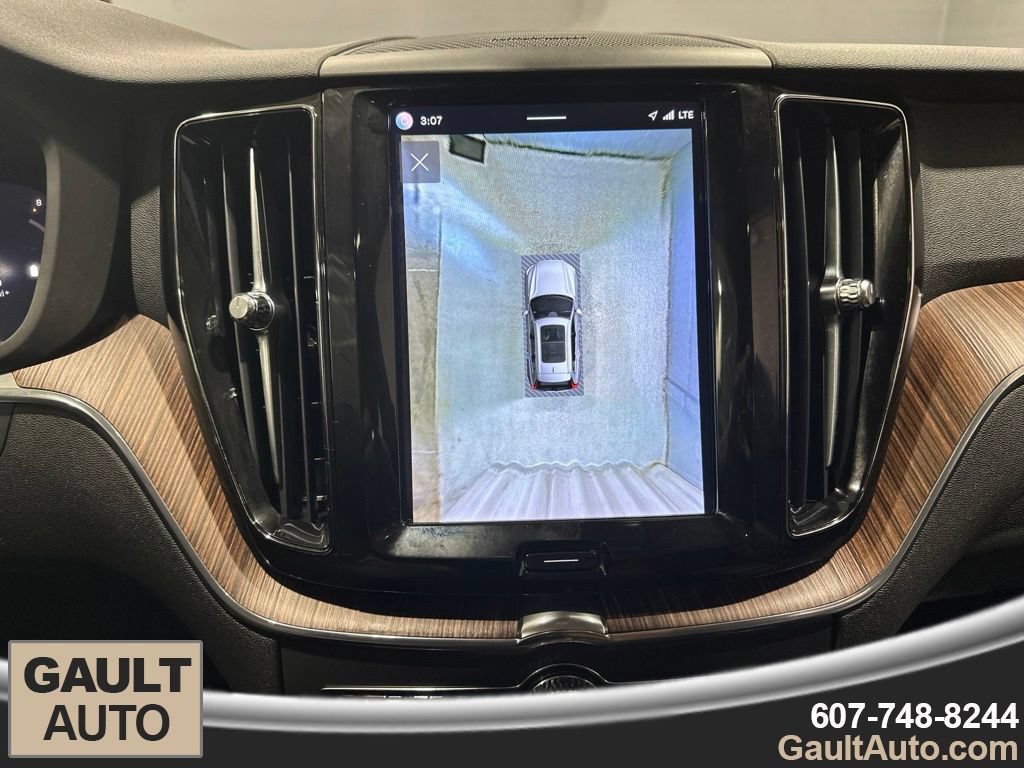 Used 2023 Volvo XC60 B5 Plus AWD/4WD image 10