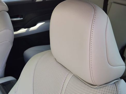 New 2026 Toyota Grand Highlander Limited image 13