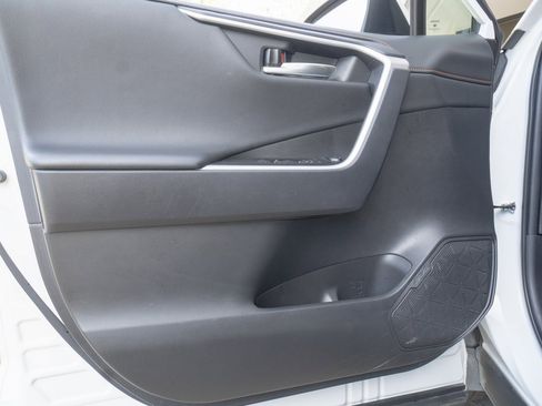 Used 2024 Toyota RAV4 Adventure image 7