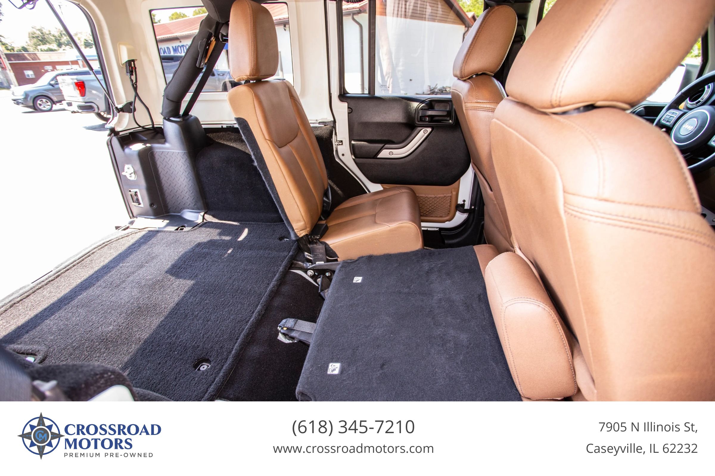 Used 2018 Jeep Wrangler Unlimited Sahara w/ Connectivity Group AWD/4WD image 25