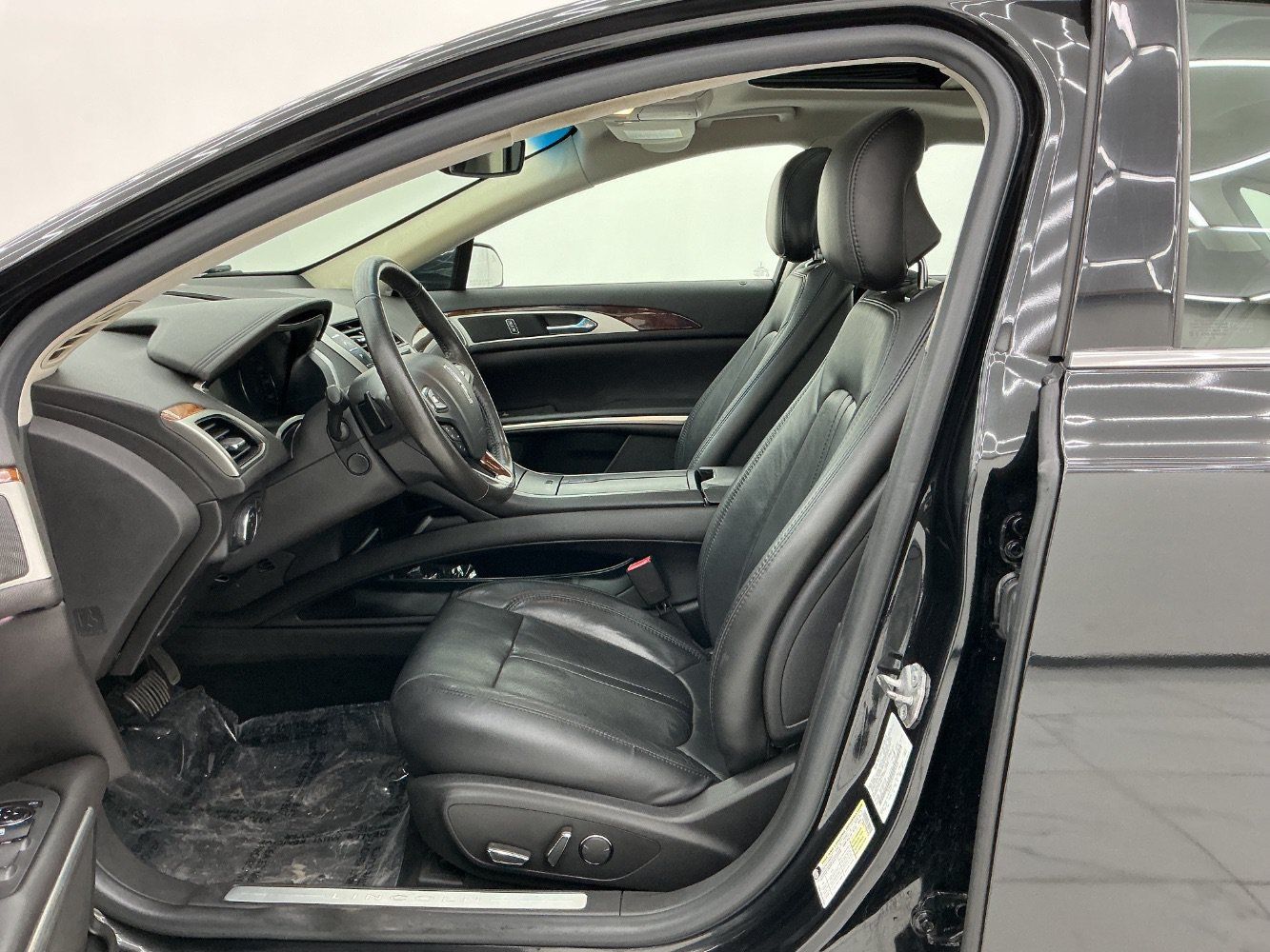Used 2014 Lincoln MKZ AWD w/ Equipment Group 102A Reserve image 14