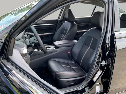 Used 2026 Nissan Altima 2.5 SR FWD image 8
