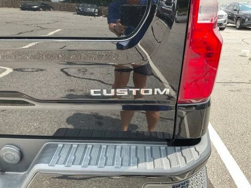 Used 2022 Chevrolet Silverado 1500 Custom RWD image 9