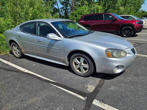 Used 2006 Pontiac Grand Prix w/ Preferred Package FWD image 3