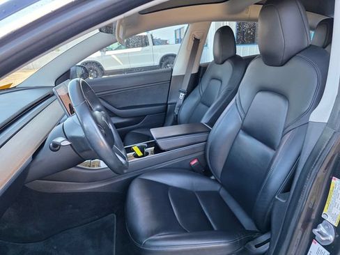 Used 2018 Tesla Model 3 Long Range RWD image 11