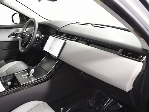 Used 2025 Land Rover Range Rover Velar Dynamic SE image 19