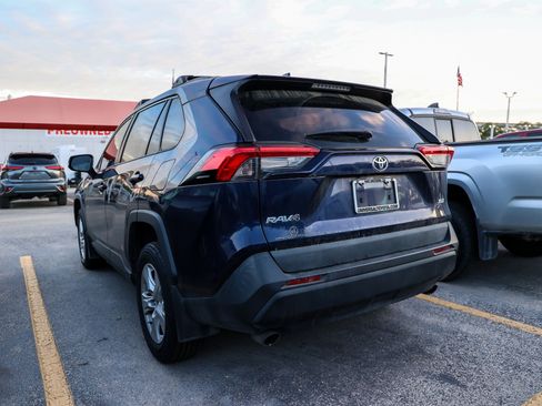 Used 2021 Toyota RAV4 XLE image 9