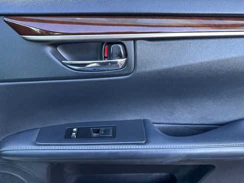 Used 2013 Lexus ES 350 w/ Luxury Pkg image 18