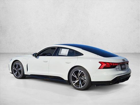 Used 2022 Audi e-tron GT Prestige image 7