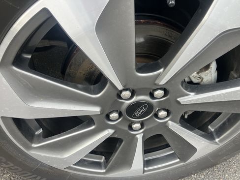 Certified 2025 Ford Escape Platinum AWD/4WD image 9