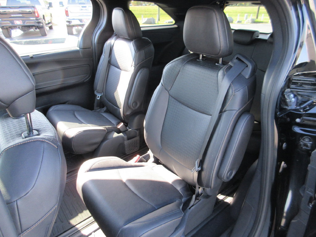 Used 2025 Toyota Sienna XLE Woodland Edition AWD/4WD image 23