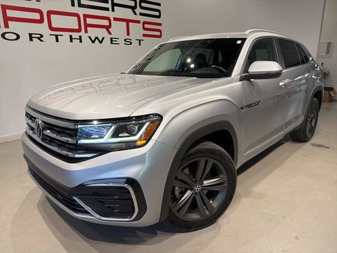 Used 2022 Volkswagen Atlas Cross Sport SEL R-Line AWD/4WD image 2