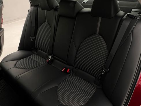 Used 2018 Toyota Camry SE image 15