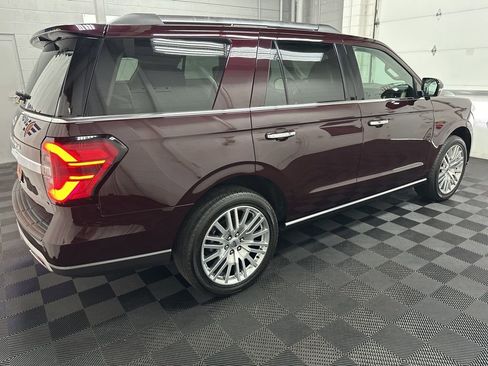 Used 2024 Ford Expedition Limited image 10