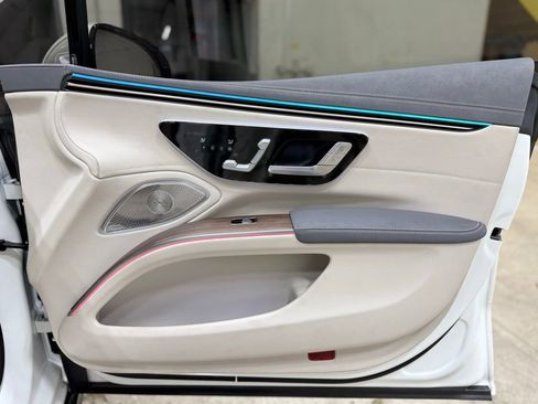 Used 2023 Mercedes-Benz EQS 580 4MATIC Sedan image 48