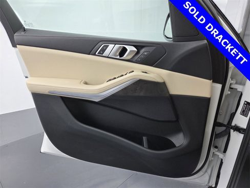 Certified 2022 BMW X5 sDrive40i w/ Premium Package image 32