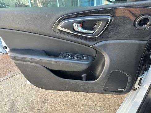 Used 2019 RAM 1500 Big Horn image 17