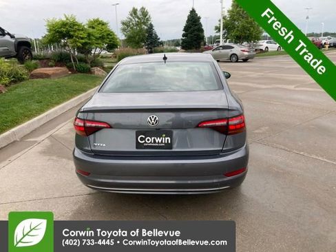 Used 2019 Volkswagen Jetta SE FWD image 5