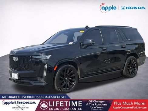 Used 2023 Cadillac Escalade Sport Platinum w/ LPO, ONYX Package AWD/4WD image 3