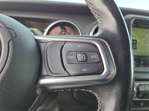 Used 2021 Jeep Wrangler Unlimited Sahara w/ Dual Top Group image 23