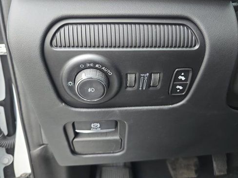 Used 2023 Jeep Grand Wagoneer L Series III image 26