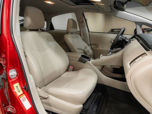 Used 2012 Toyota Prius Three image 16