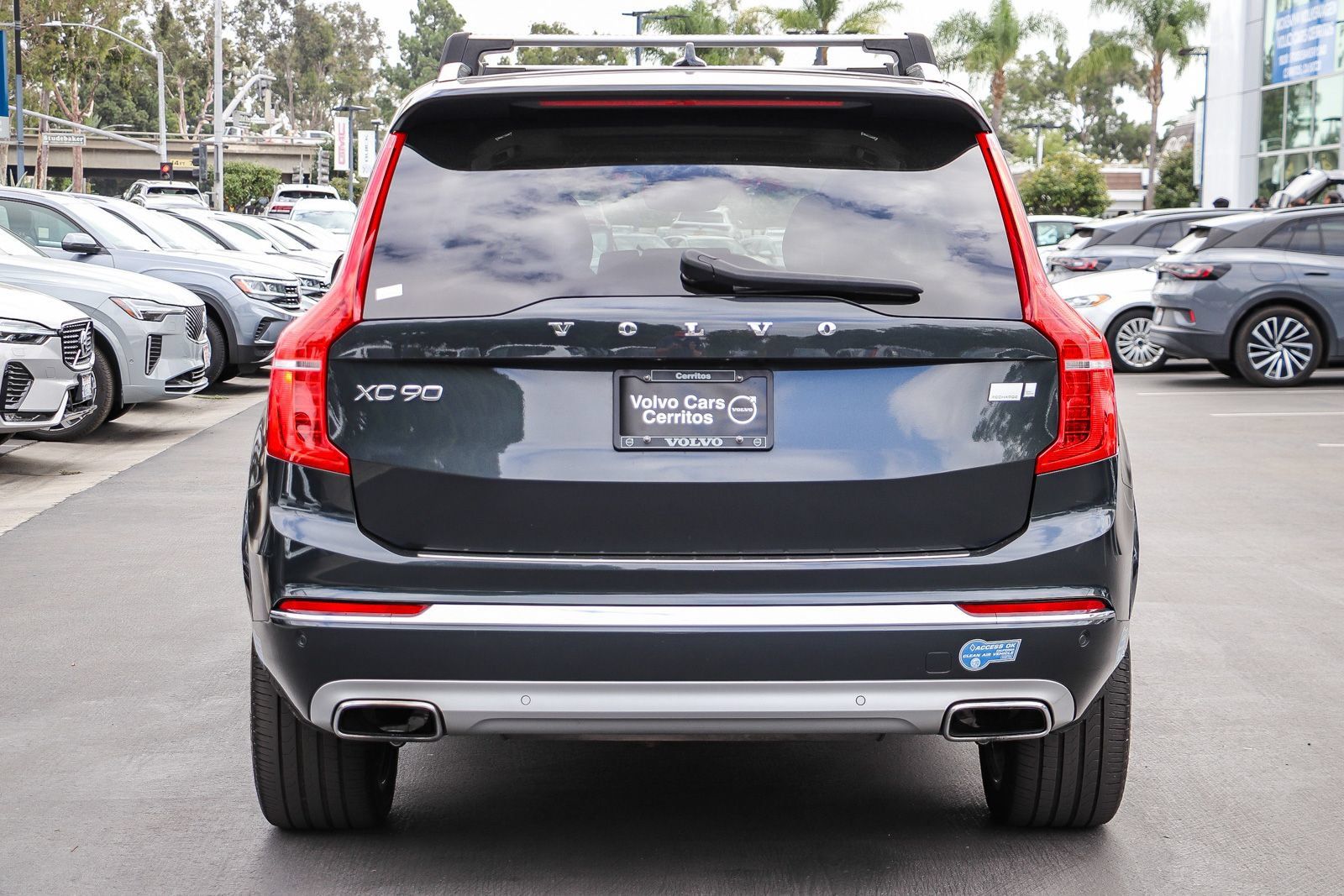 Used 2021 Volvo XC90 T8 Inscription Expression w/ Advanced Package AWD/4WD image 7