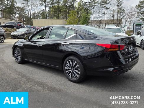 Used 2025 Nissan Altima 2.5 SV image 8