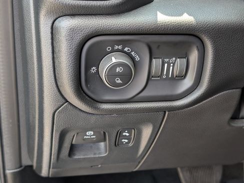 Used 2023 RAM 1500 Laramie AWD/4WD image 22