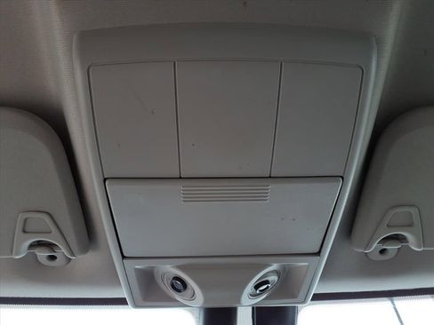 Used 2019 Dodge Journey SE image 21