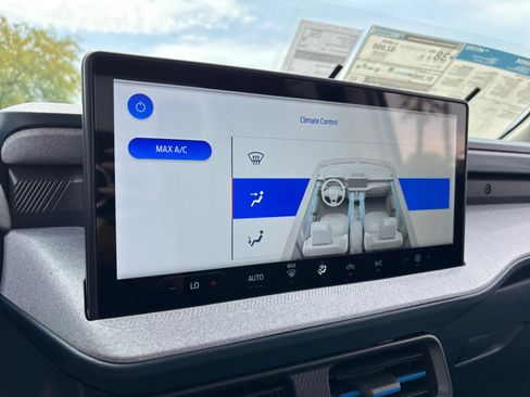 New 2026 Ford Maverick XLT image 31