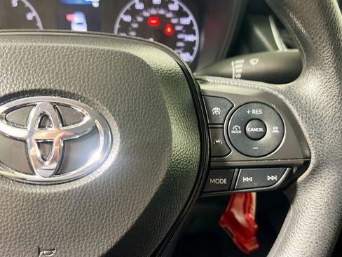 Used 2025 Toyota Corolla LE FWD image 19